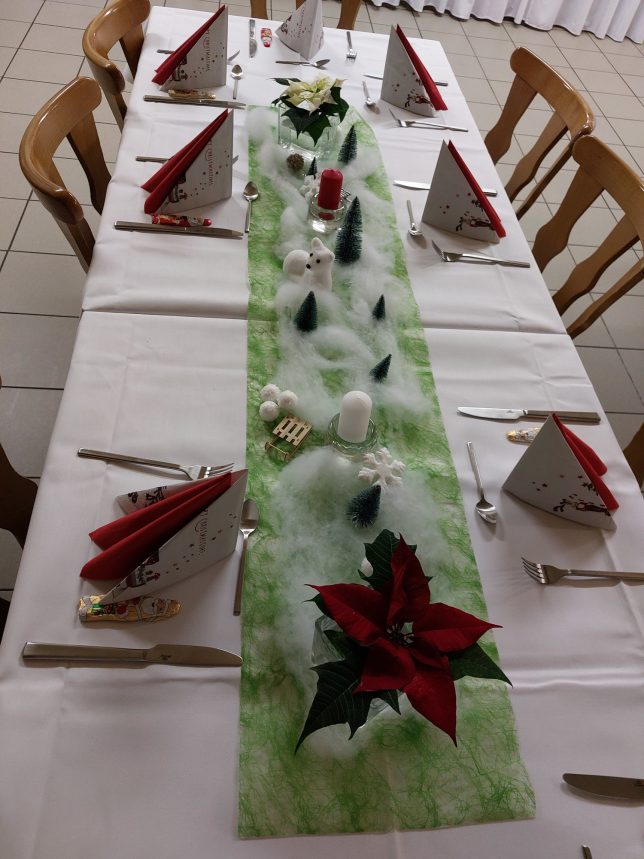 Tisch zur Weihnachtsfeier